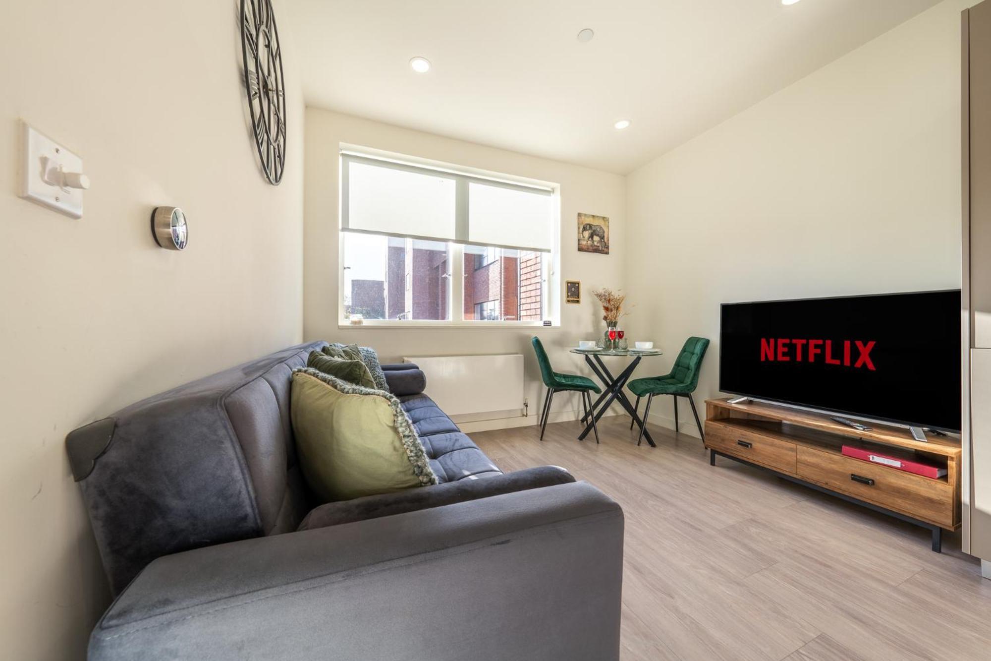 Luxury 1 Bedroom Serviced Apartment With Roof Terrace & Gym Stevenage Dış mekan fotoğraf