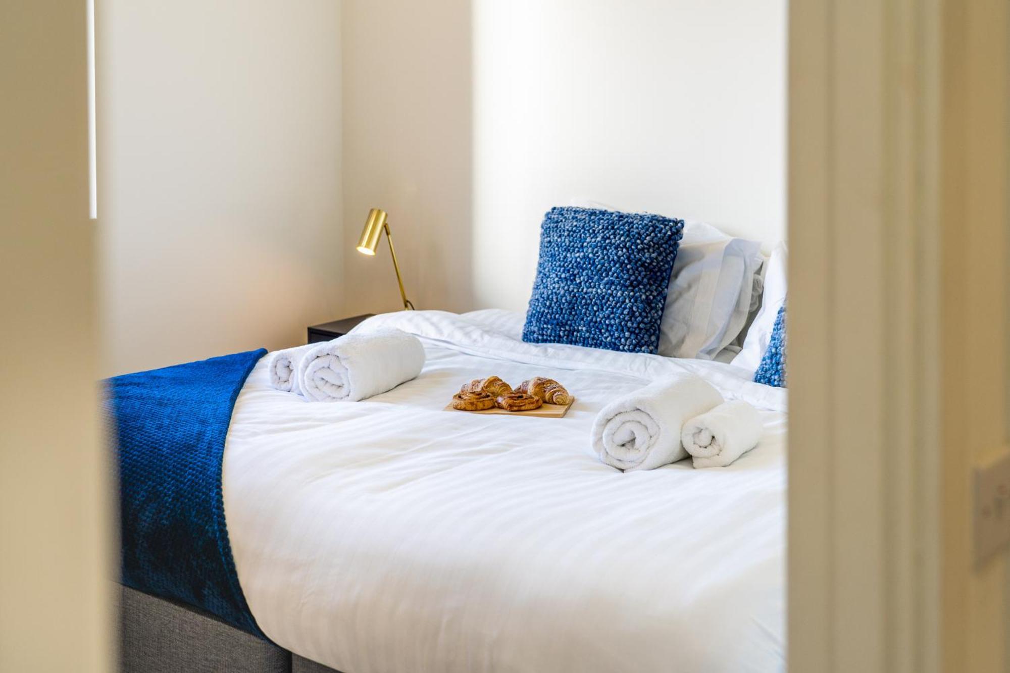 Luxury 1 Bedroom Serviced Apartment With Roof Terrace & Gym Stevenage Dış mekan fotoğraf