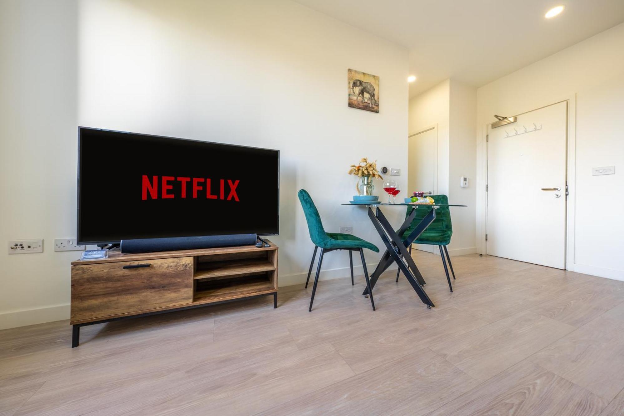 Luxury 1 Bedroom Serviced Apartment With Roof Terrace & Gym Stevenage Dış mekan fotoğraf