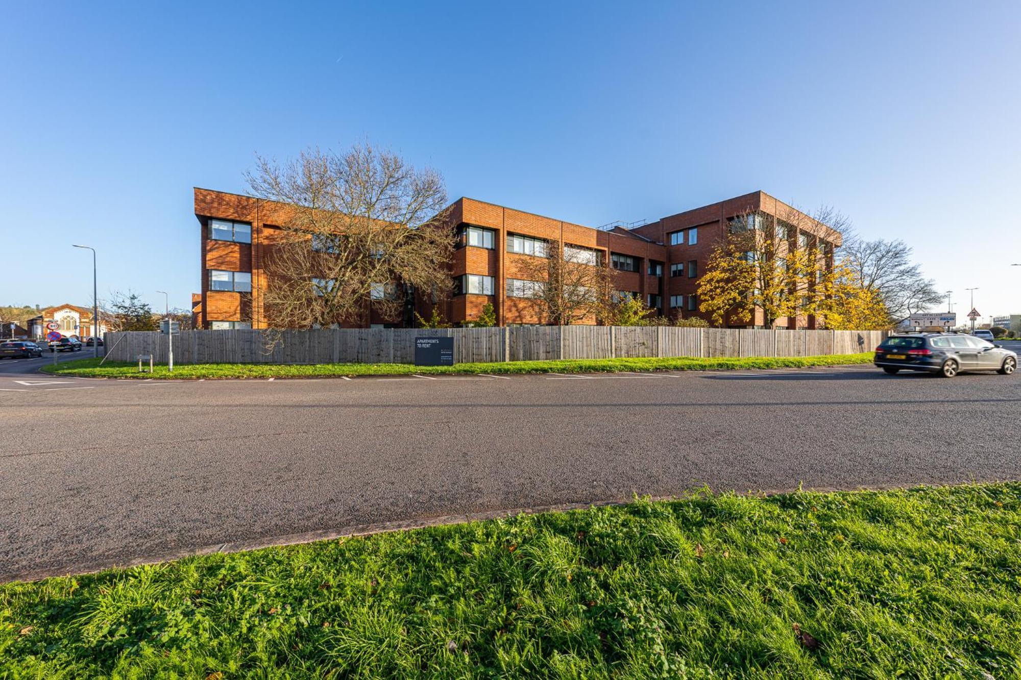 Luxury 1 Bedroom Serviced Apartment With Roof Terrace & Gym Stevenage Dış mekan fotoğraf